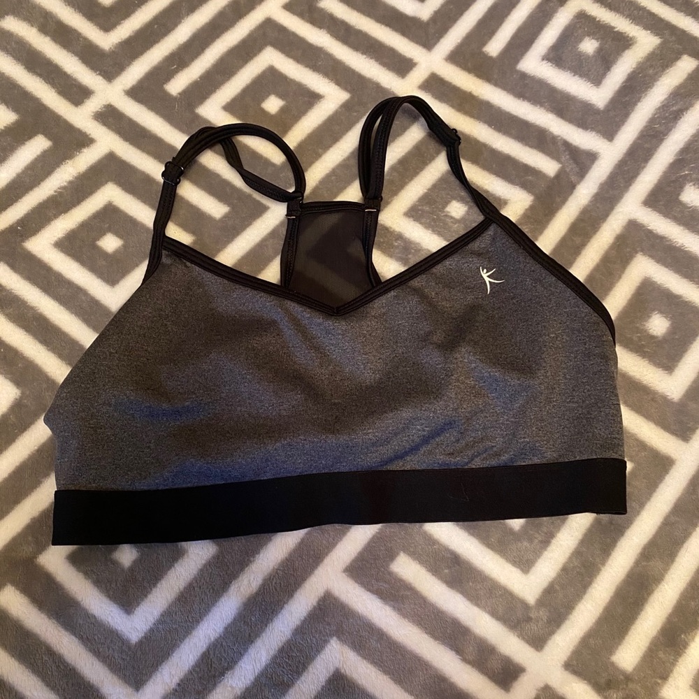 women’s sports bra